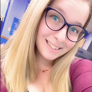 Meet your Posher, Ashley